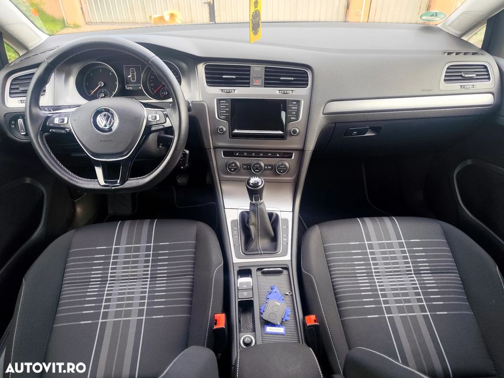Volkswagen Golf 1.6 TDI BlueMotion Technology Lounge - 6