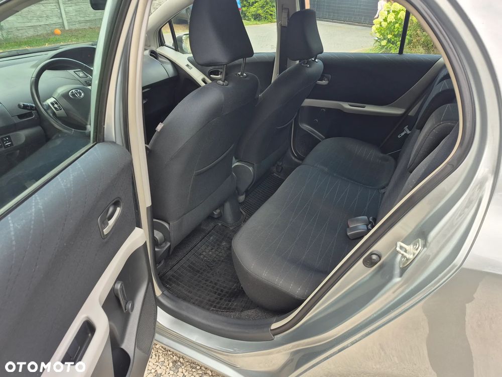 Toyota Yaris 1.3 VVT-i Sol - 7