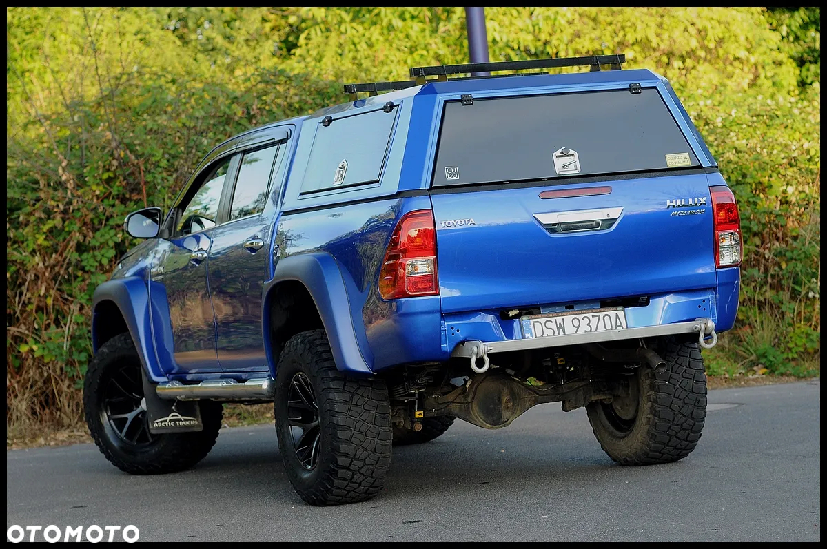 Toyota Hilux - 12