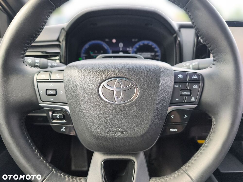 Toyota Camry - 17