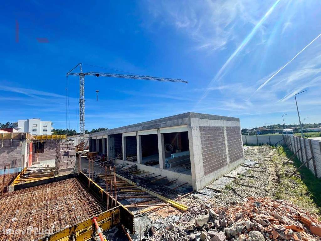 Moradia térrea T4 - Grande imagem: 2/36