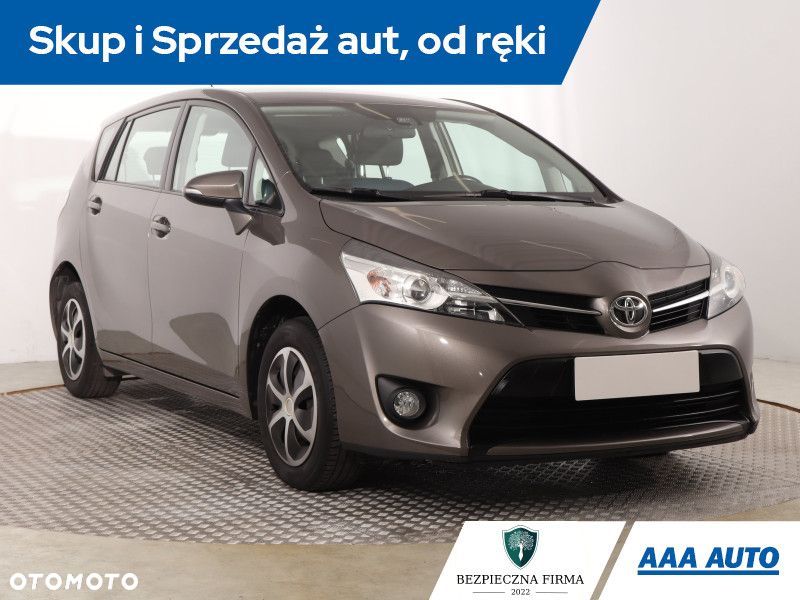 Toyota Verso - 3