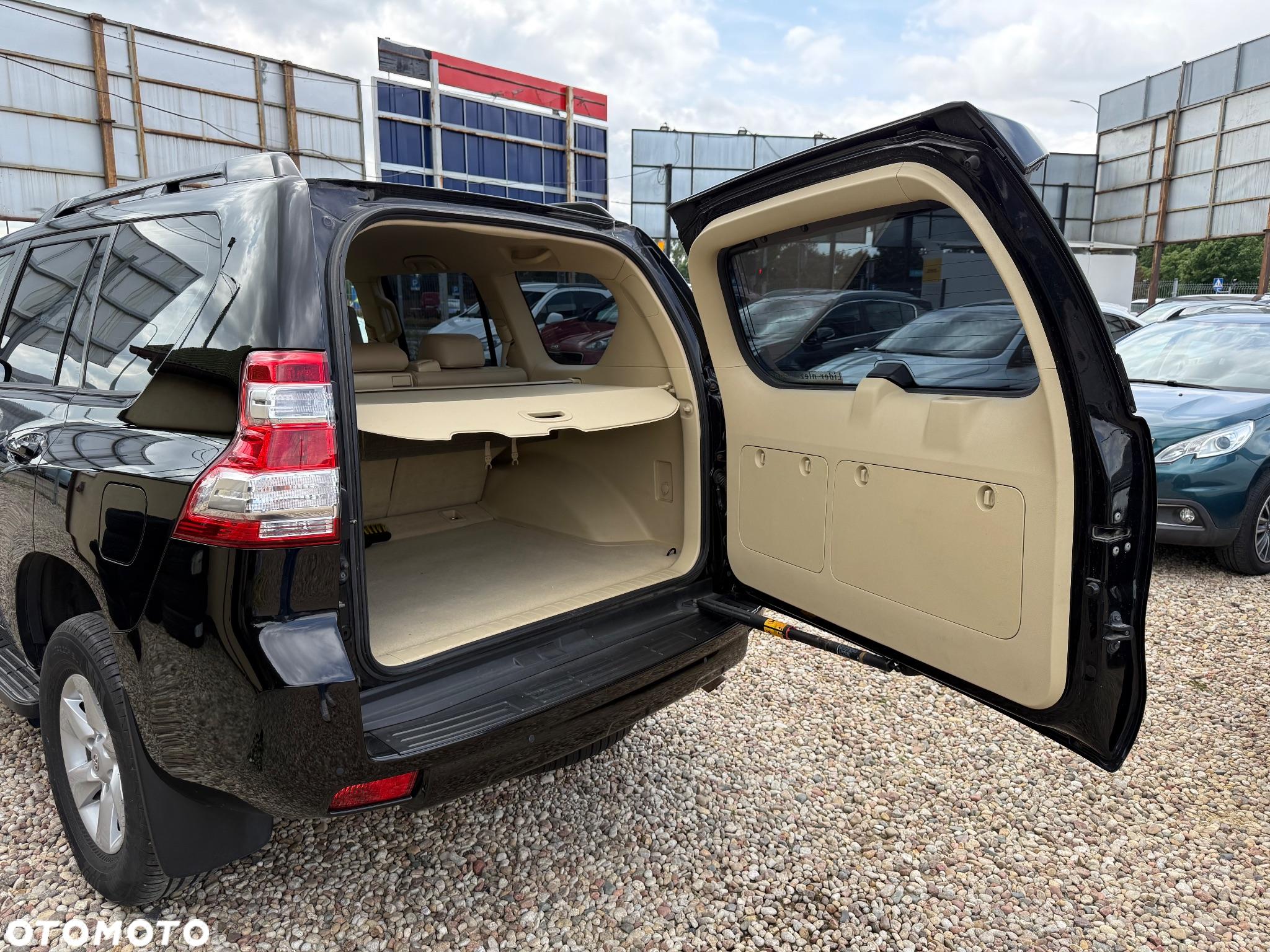 Toyota Land Cruiser - 12