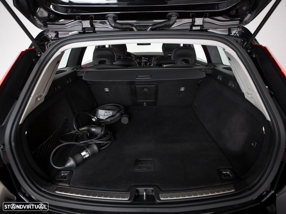 Volvo V60 2.0 T6 AWD TE Essential - 12