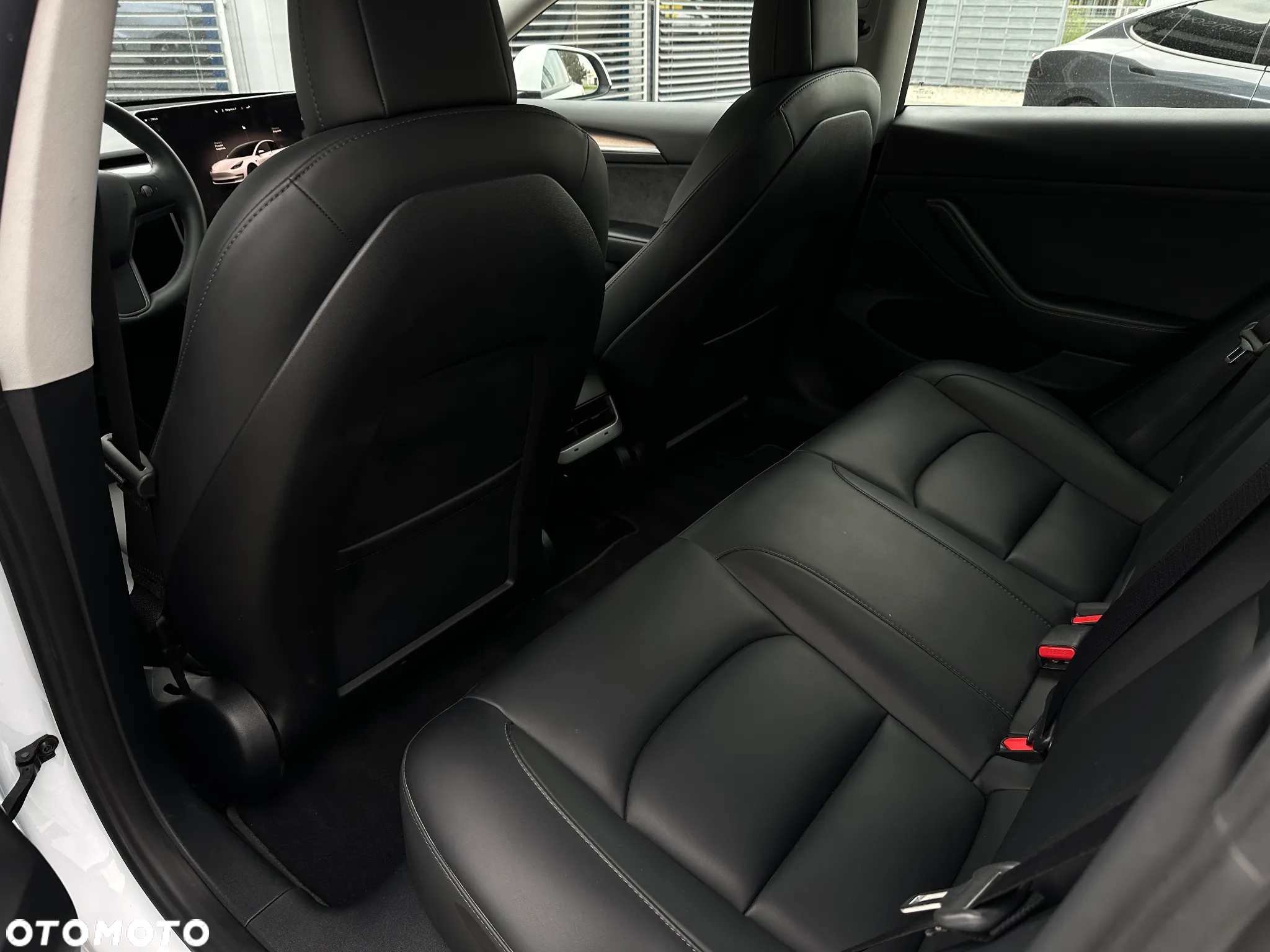 Tesla Model 3 RWD - 12