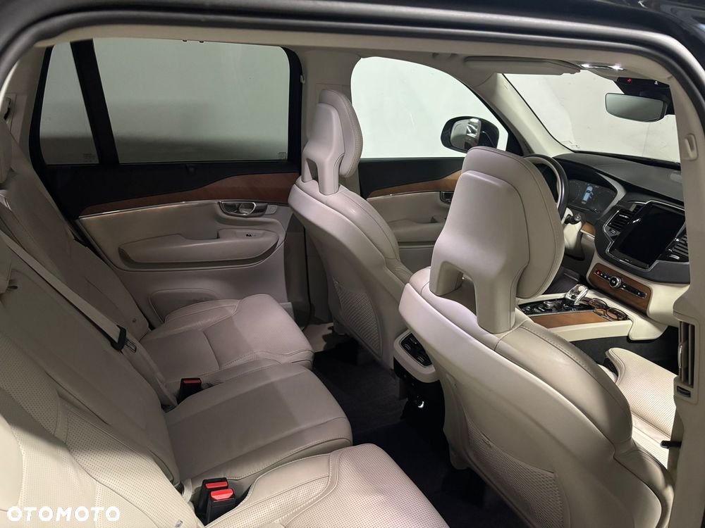 Volvo XC 90 - 11