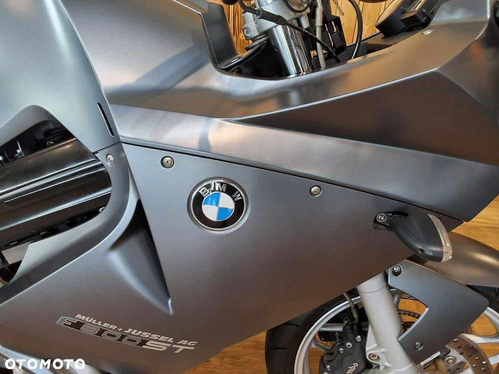 BMW F - 5