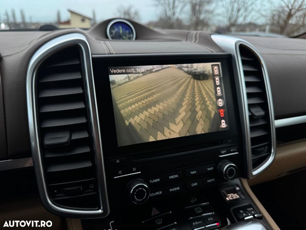 Porsche Cayenne - 17