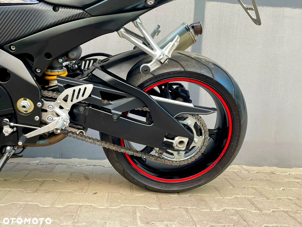 Suzuki GSX - 12