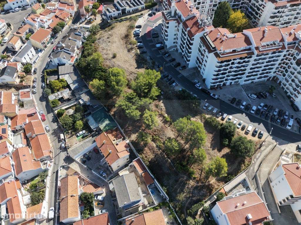 Oportunidade Única na Parede: Terreno de 4.560m² com Vista Mar e PI... - Grande imagem: 5/6