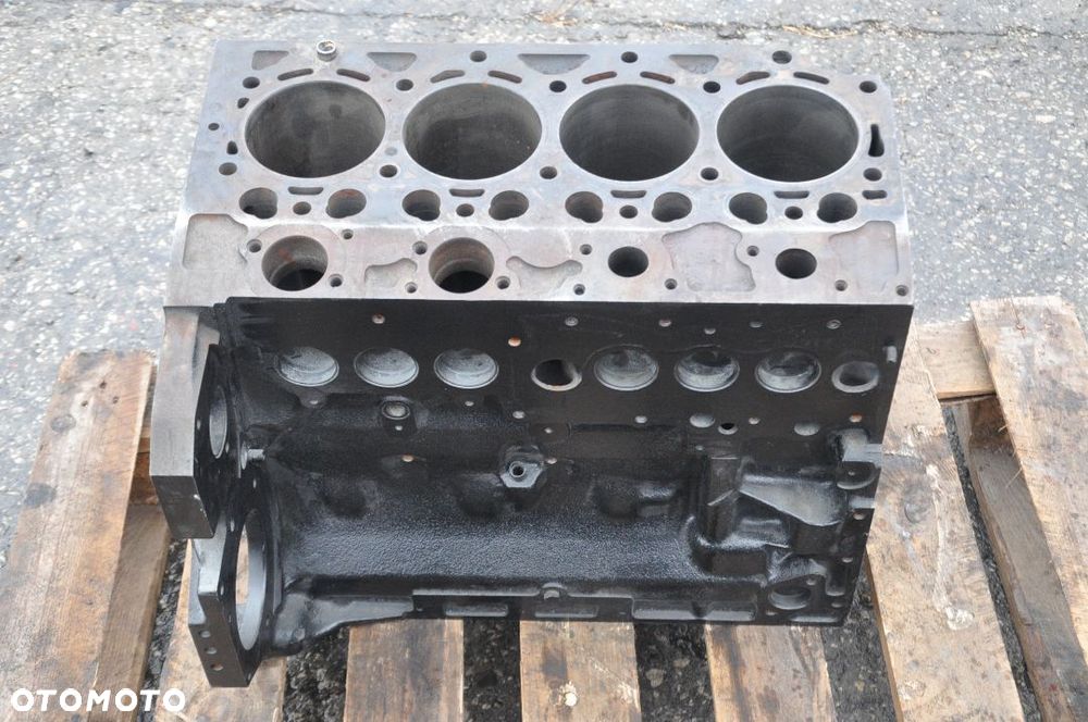 BLOK SILNIKA SILNIK DEUTZ   10601916