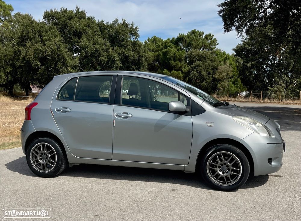 Toyota Yaris 1.0 VVT-i AC - 4