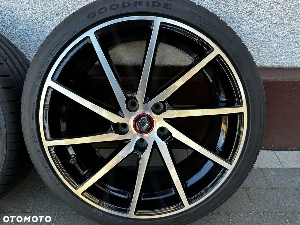 245 35 19 Renault Megane RS Trophy Nissan  POLECAM - 6