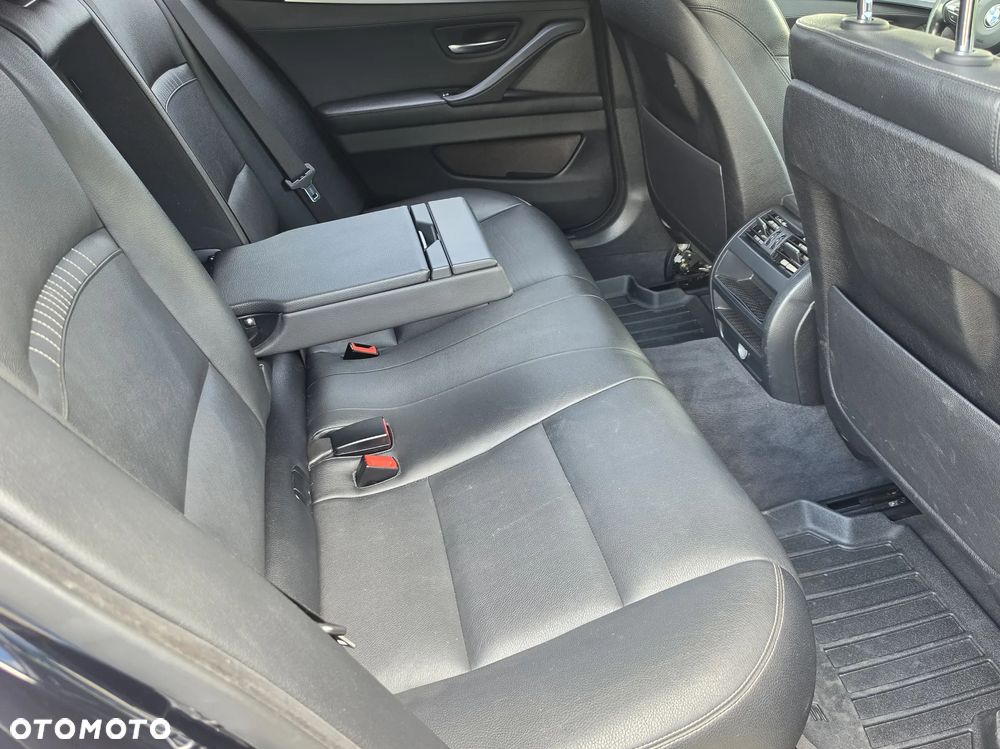 BMW Seria 5 525d xDrive - 35