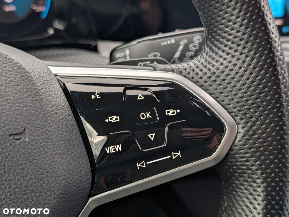 Volkswagen Golf 1.5 eTSI OPF DSG R-Line - 15