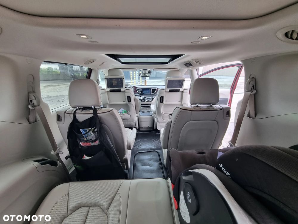 Chrysler Pacifica - 15