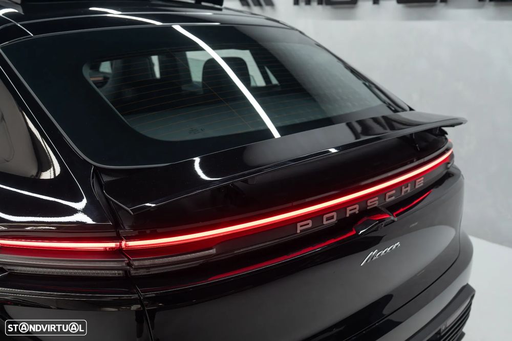Porsche Macan Electric - 32