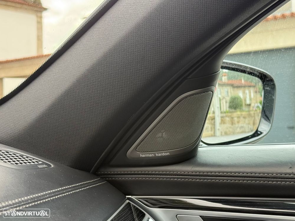 BMW 740 d xDrive Pack M Auto - 23