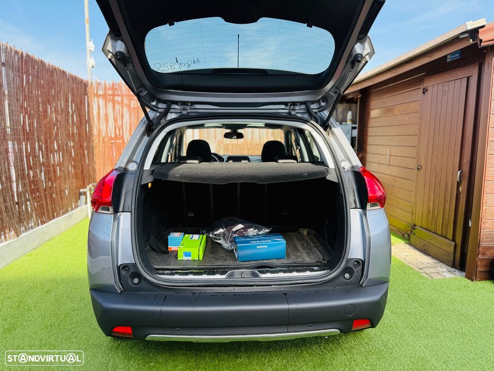 Peugeot 2008 1.2 PureTech Allure - 10