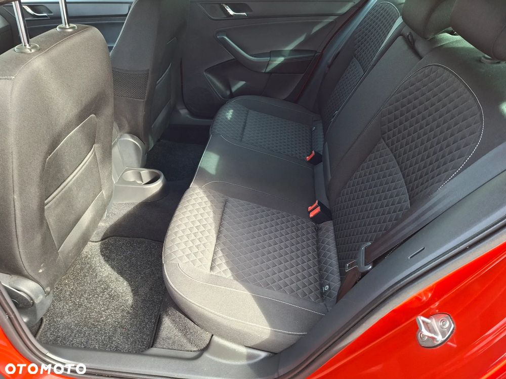 Skoda RAPID - 14