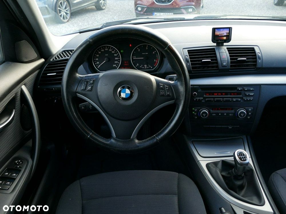 BMW Seria 1 118d Sport Line - 31