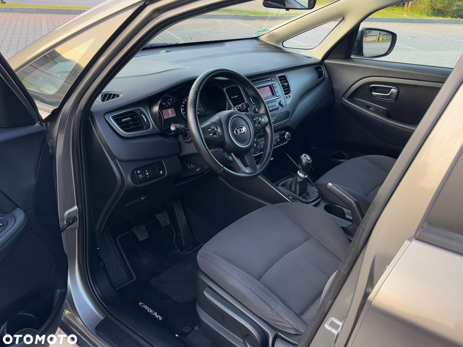 Kia Carens 1.7 CRDi L - 6
