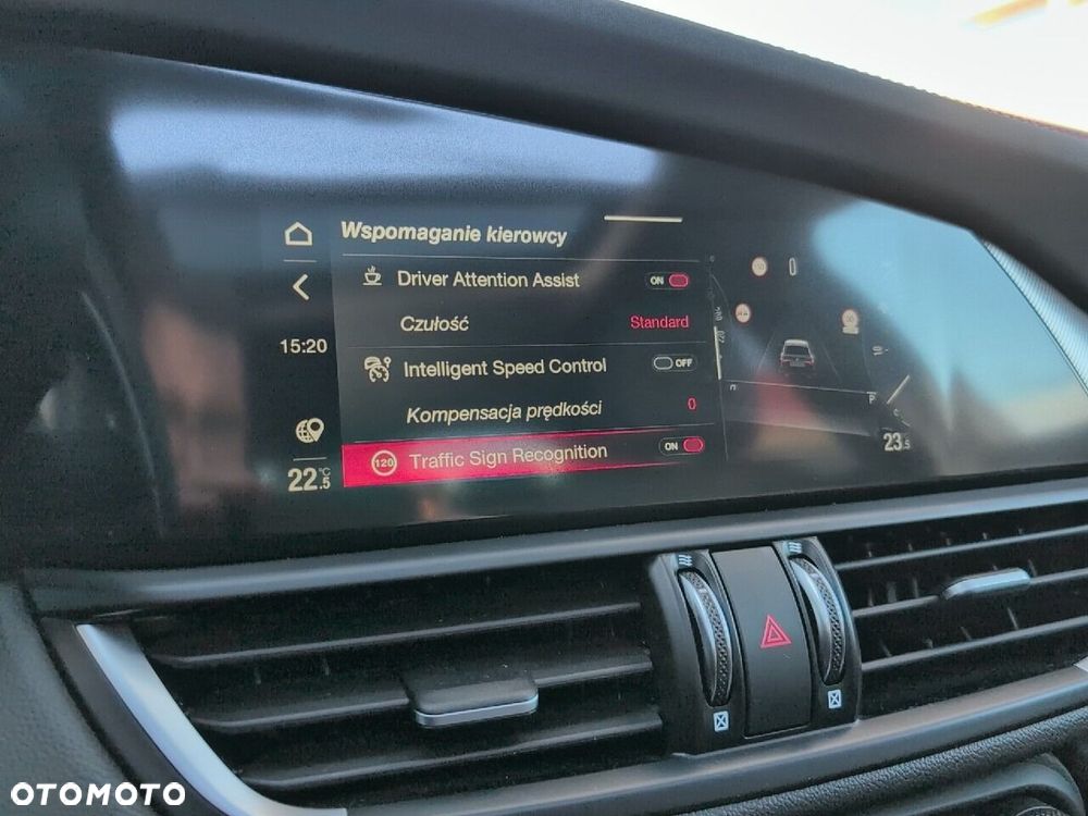 Alfa Romeo Giulia 2.0 Turbo Competizione Q4 - 26