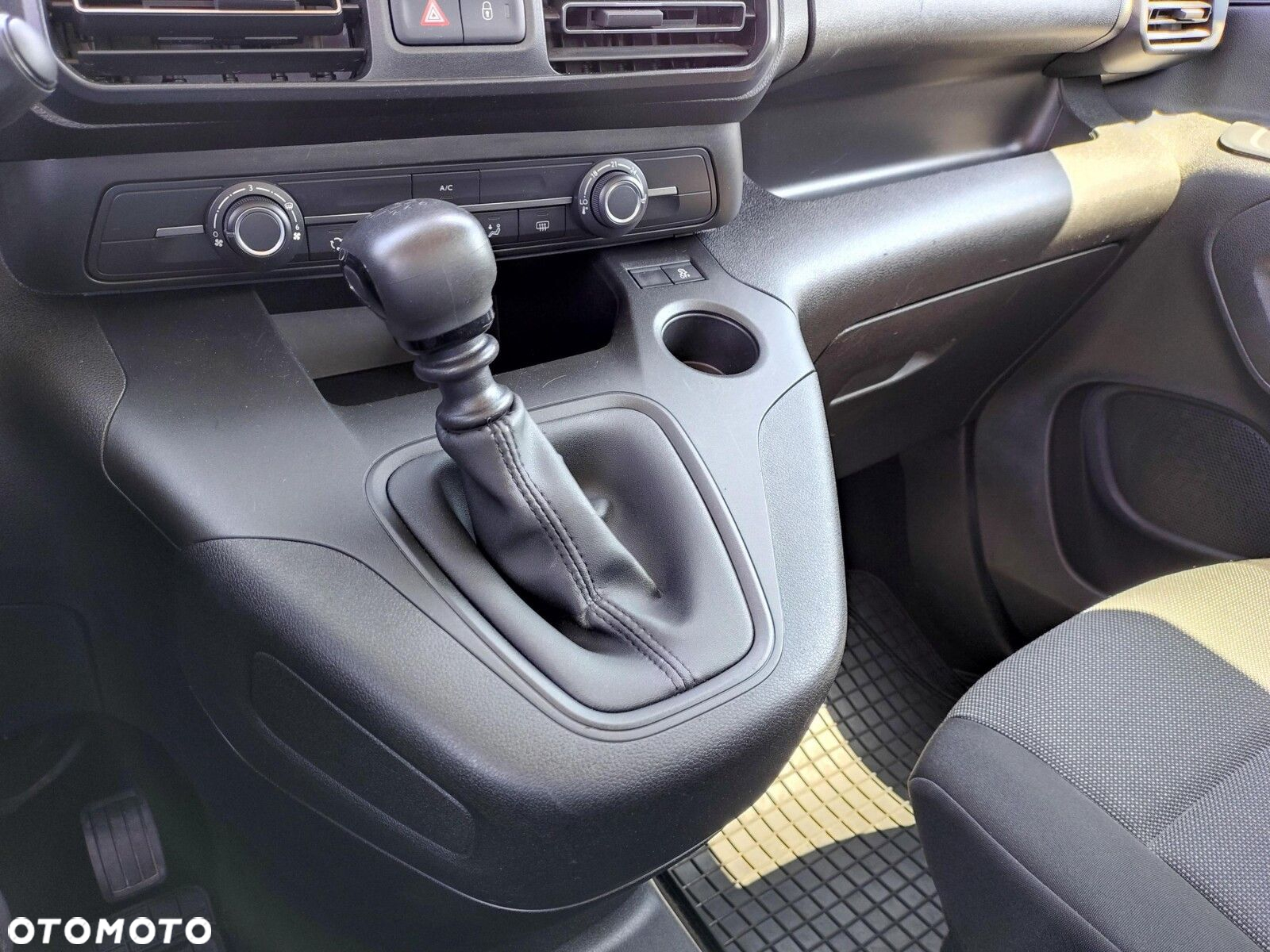 Peugeot Rifter 1.5 BlueHDI Active S&S - 15