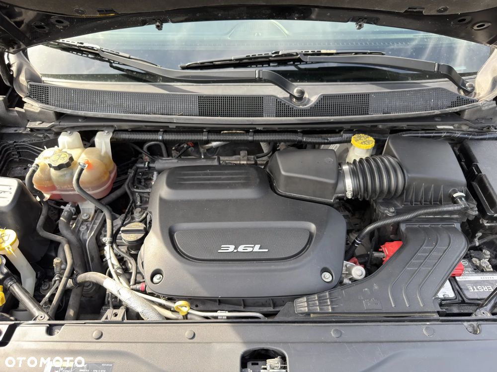 Chrysler Pacifica - 16