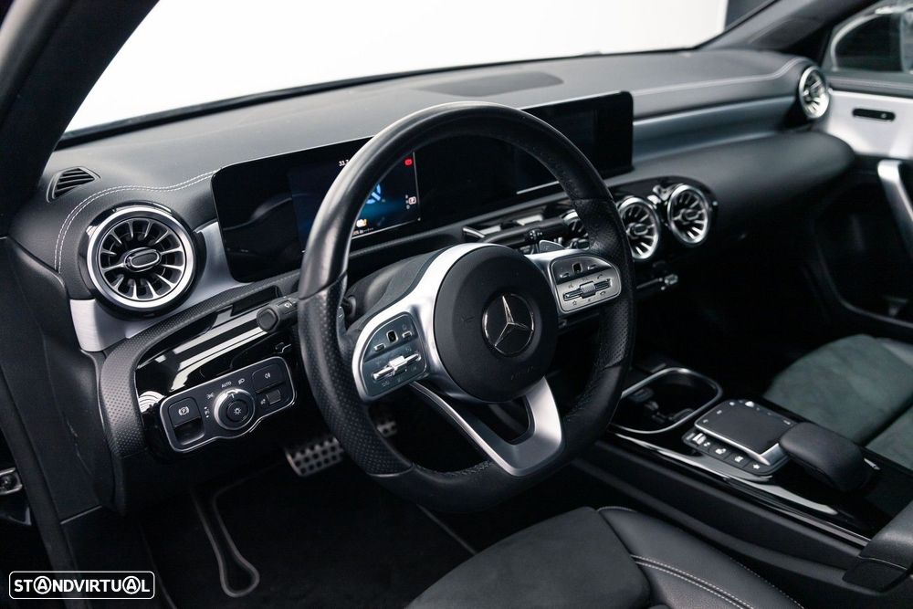 Mercedes-Benz A 250 Limousine e AMG Line - 23