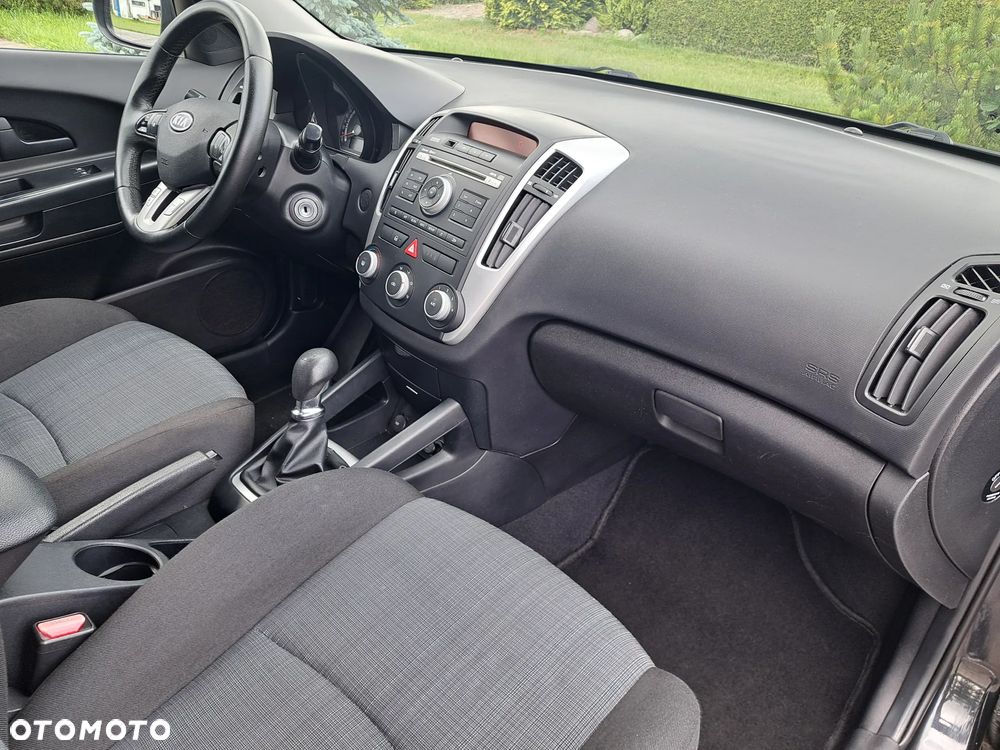 Kia Ceed 1.6 L - 30