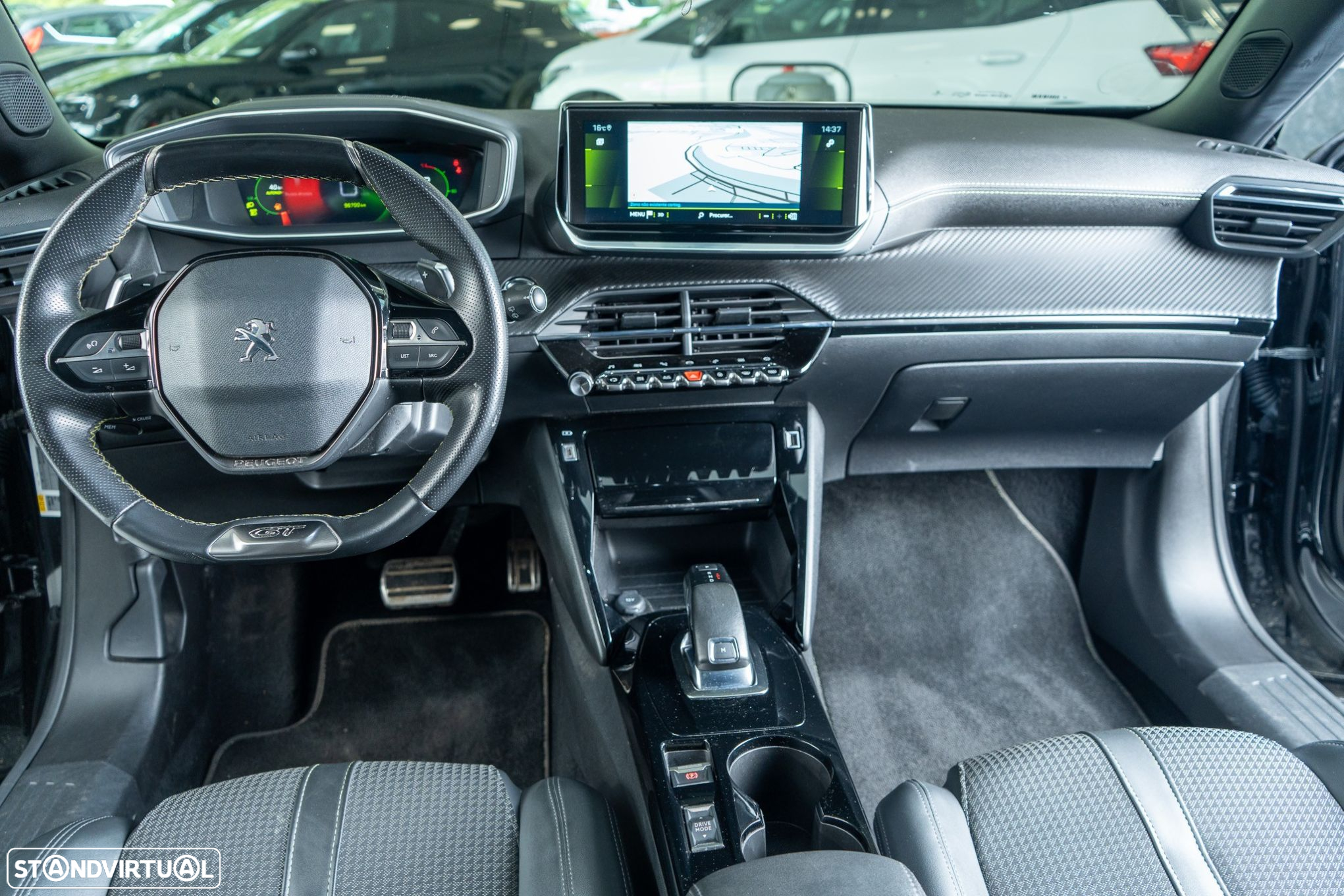 Peugeot 2008 1.2 PureTech GT Line EAT8 - 32
