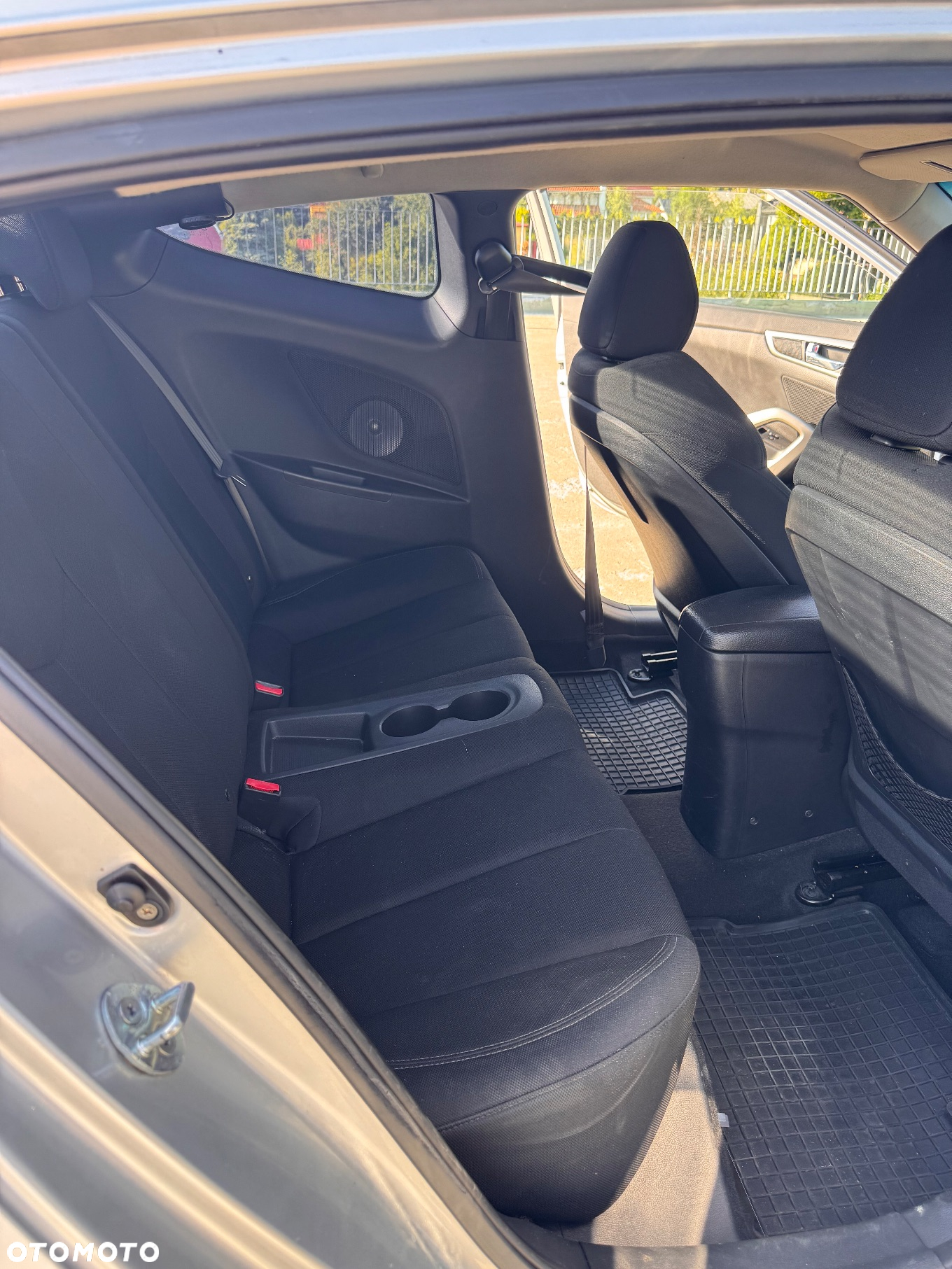 Hyundai Veloster 1.6 GDI Comfort - 12