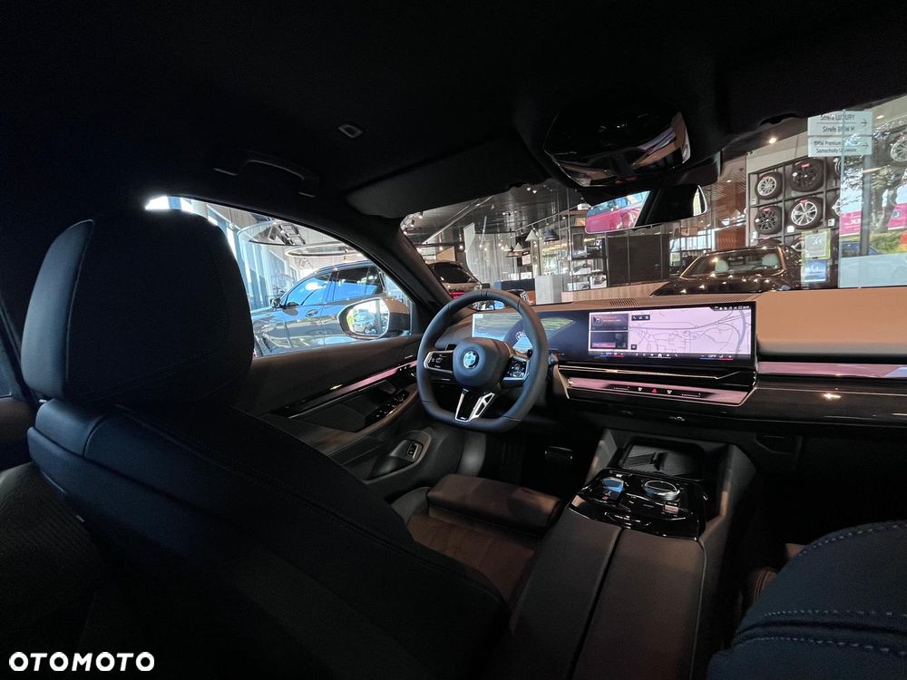 BMW Seria 5 520d xDrive mHEV M Sport - 18