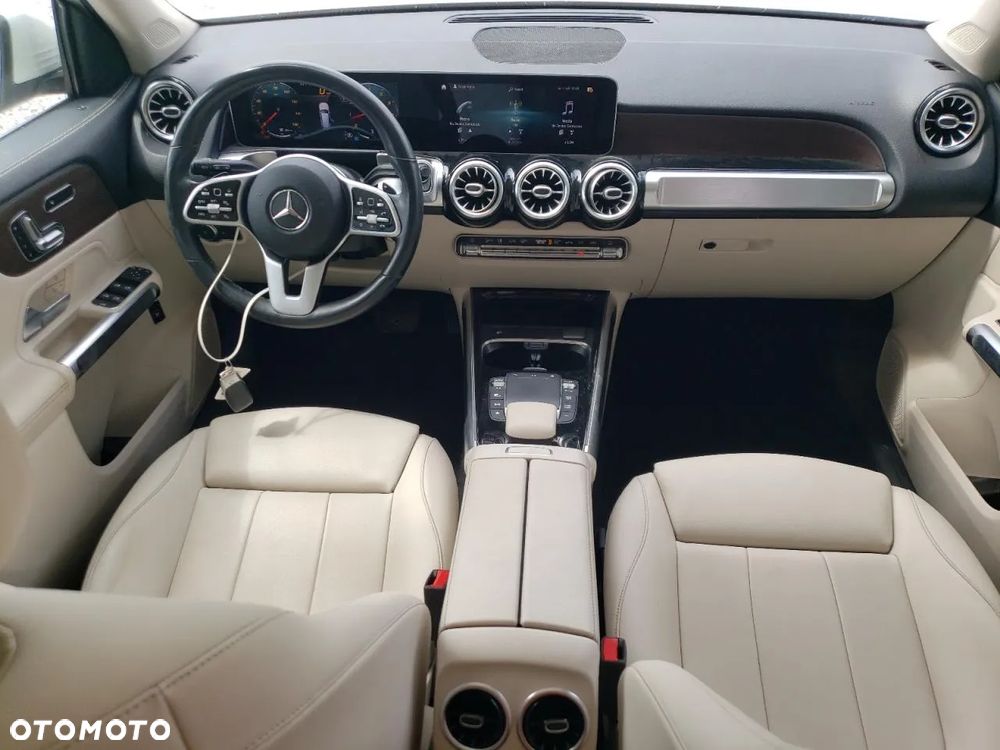 Mercedes-Benz GLB 250 4-Matic 8G-DCT - 9