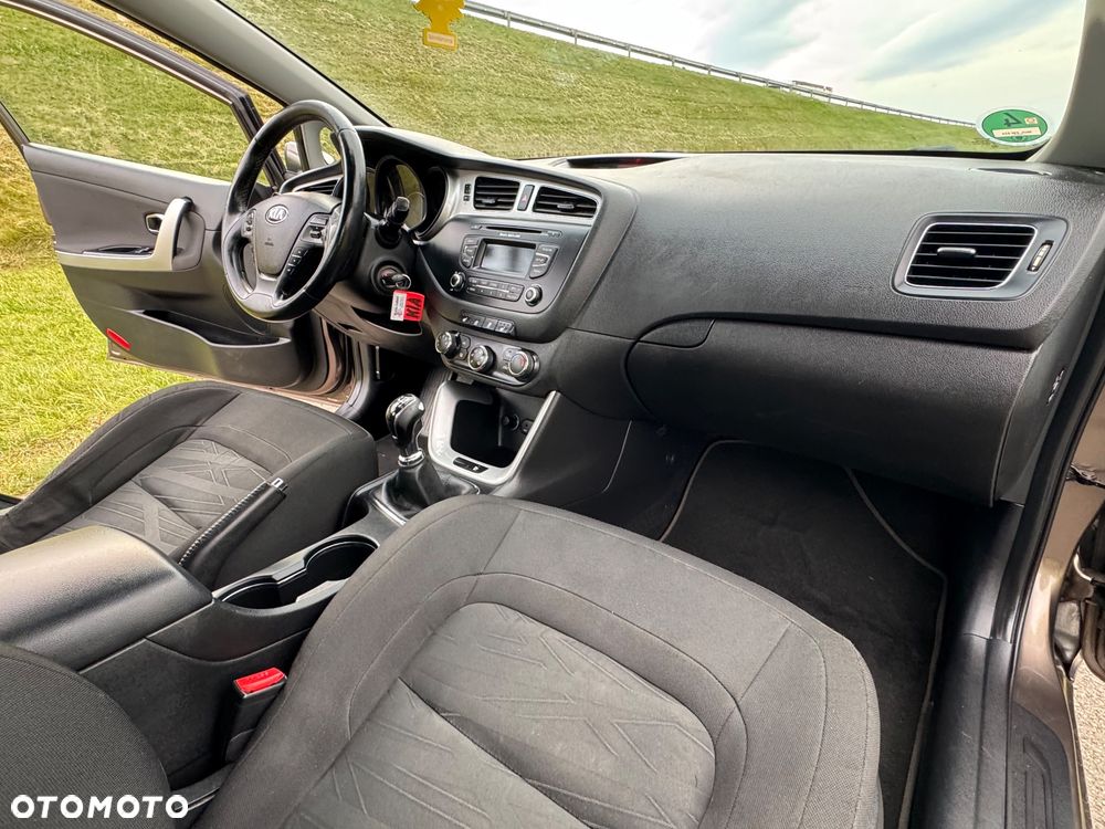 Kia Ceed 1.4 CVVT Fifa World Cup Edition - 26