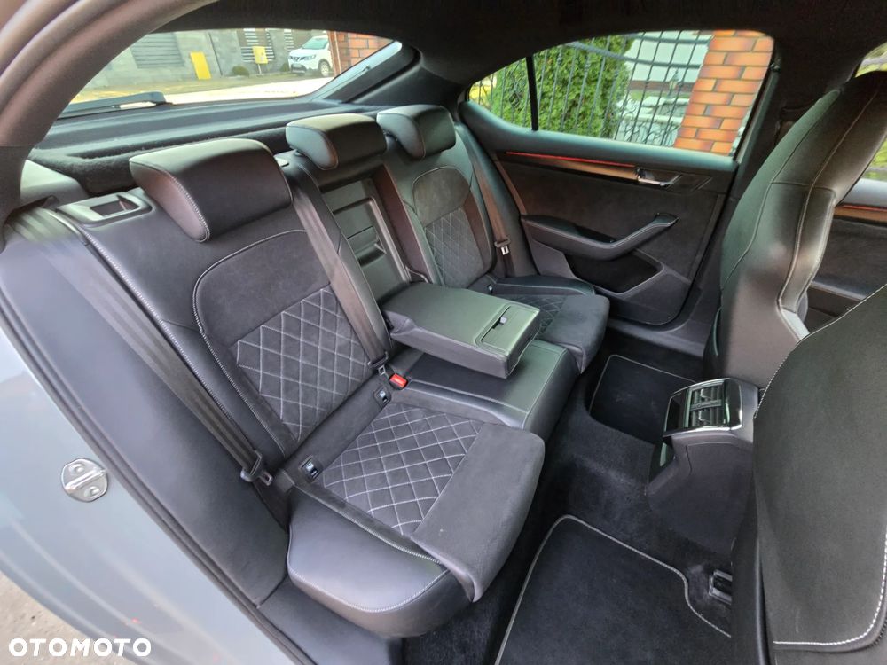 Skoda Superb 2.0 TDI SCR 4x4 Sportline DSG - 22