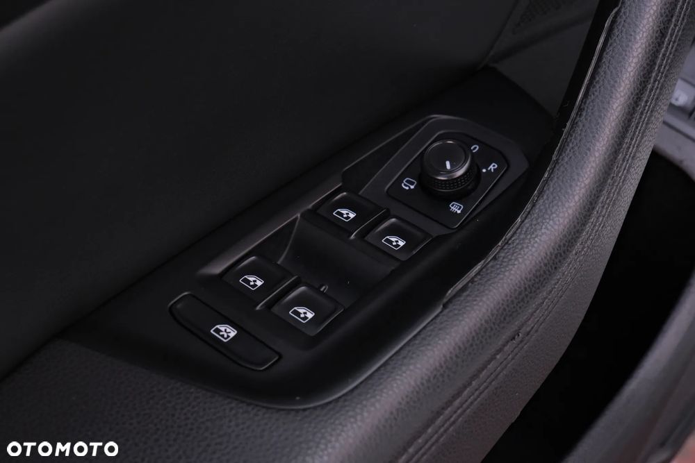 Volkswagen Passat - 20