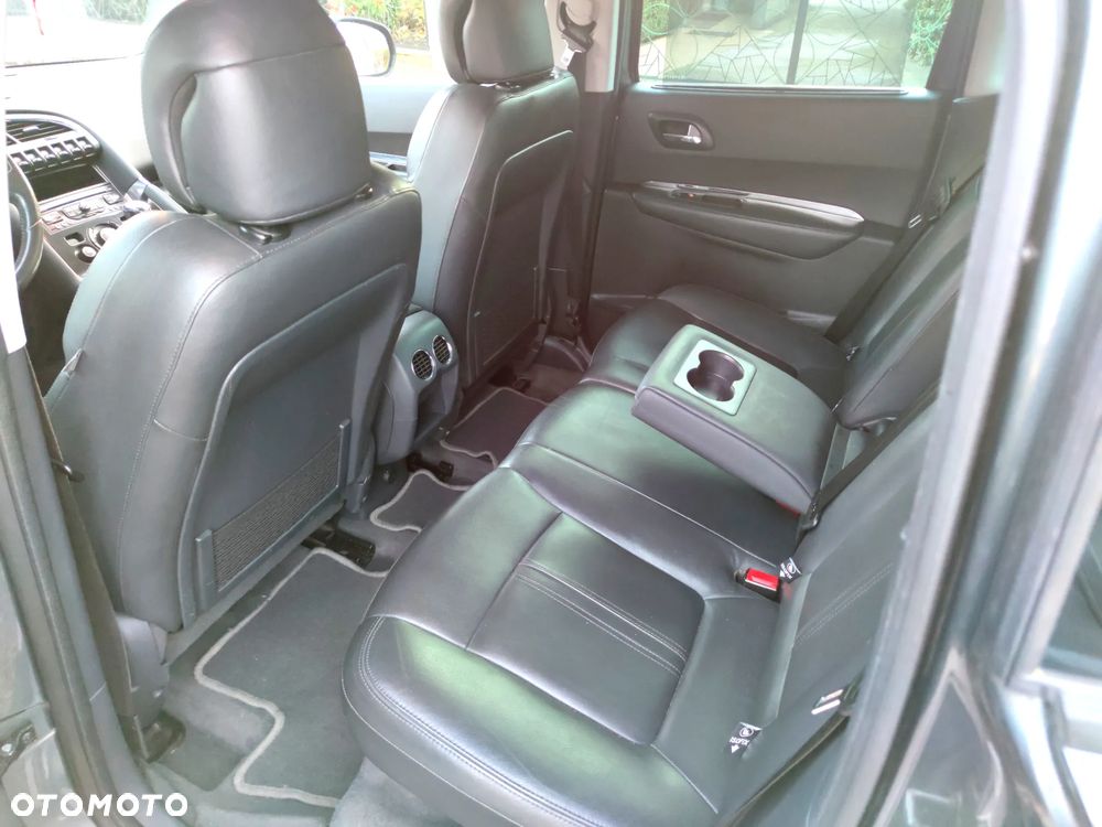 Peugeot 3008 1.6 HDi Premium - 5