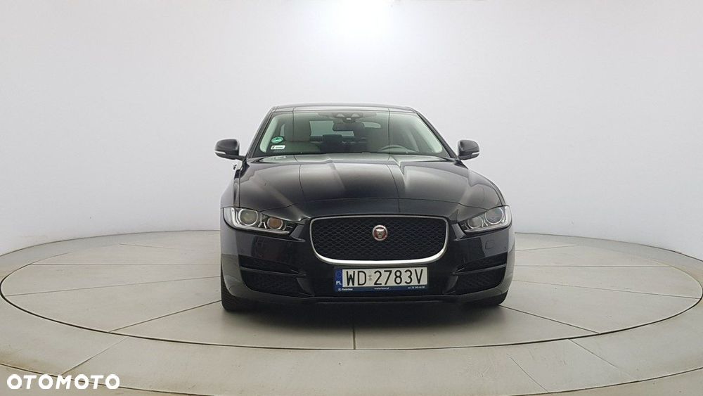 Jaguar XE - 2