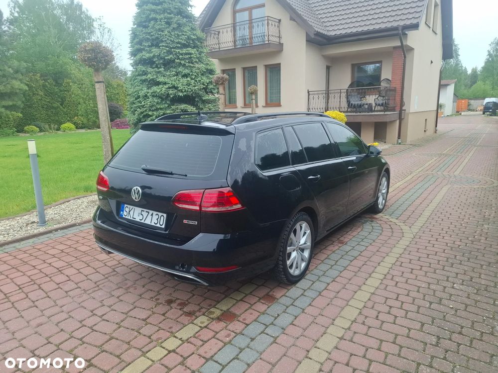 Volkswagen Golf - 6