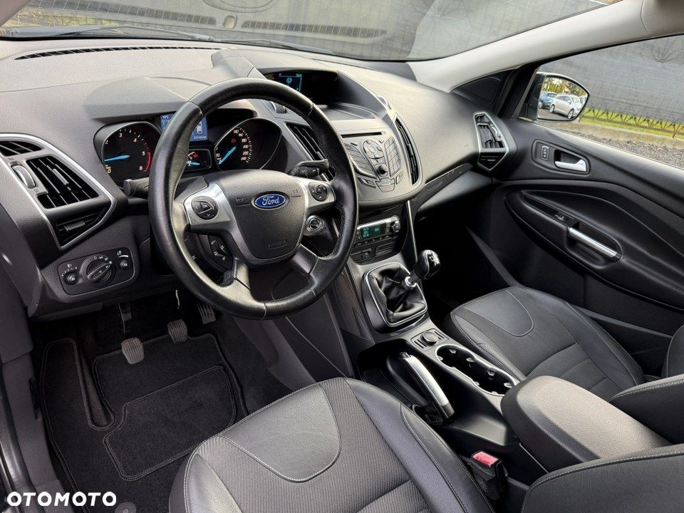 Ford Kuga 2.0 TDCi 2x4 Titanium - 16