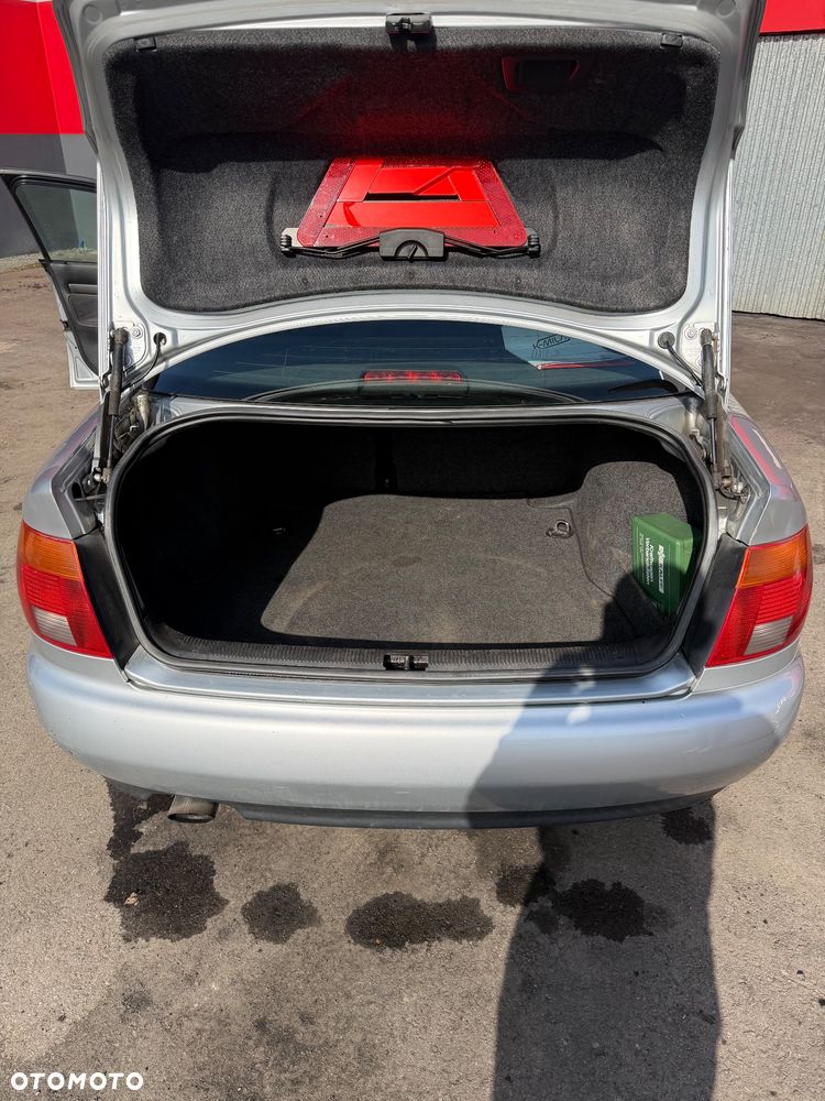 Audi A4 Limousine 1.6 - 6