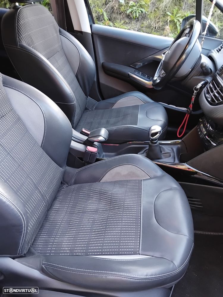 Peugeot 2008 1.6 BlueHDi Allure - 6