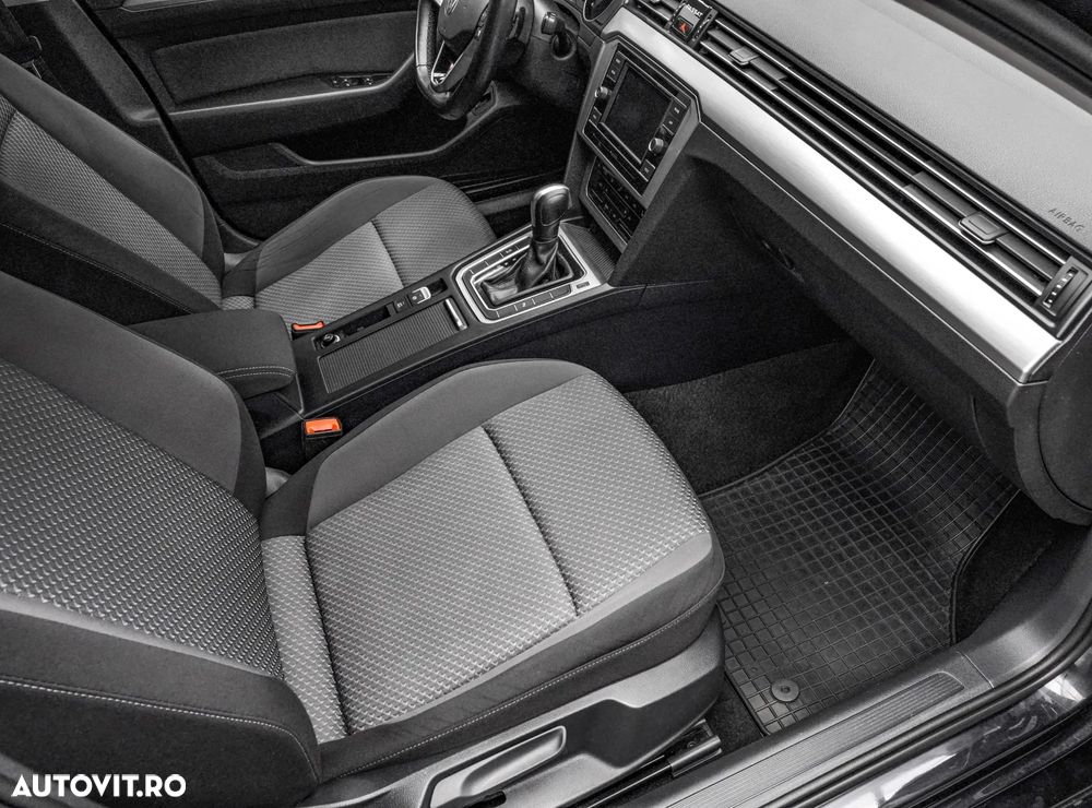 Volkswagen Passat 2.0 TDI DSG Comfortline - 12