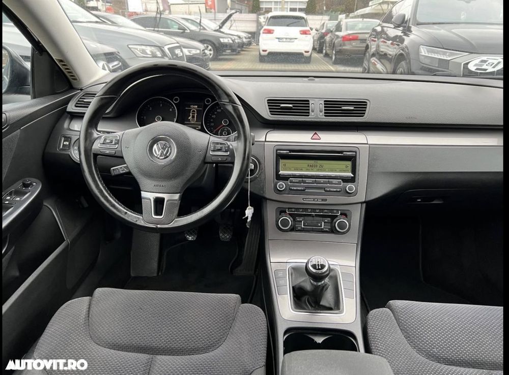 Volkswagen Passat 2.0 TDI DPF Comfortline - 11