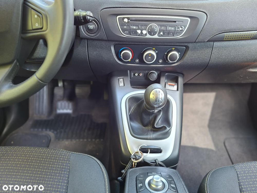 Renault Scenic 1.4 16V TCE Bose Edition - 32
