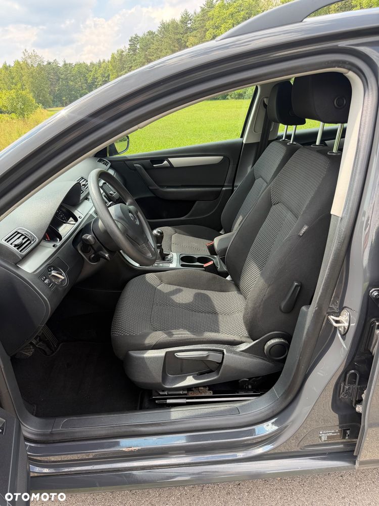 Volkswagen Passat 1.6 TDI (BlueMotion Technology) Comfortline - 25