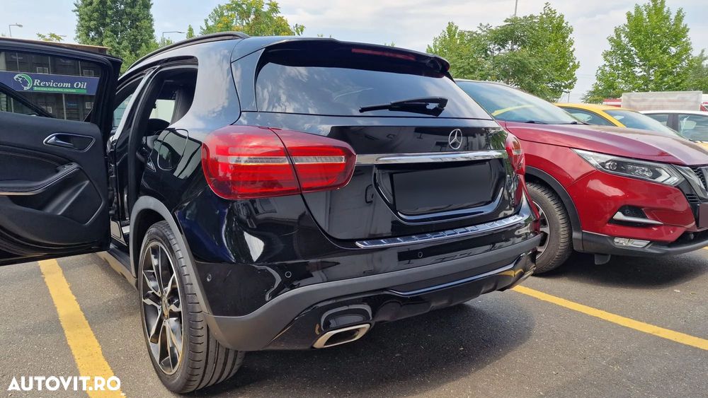 Mercedes-Benz GLA - 4