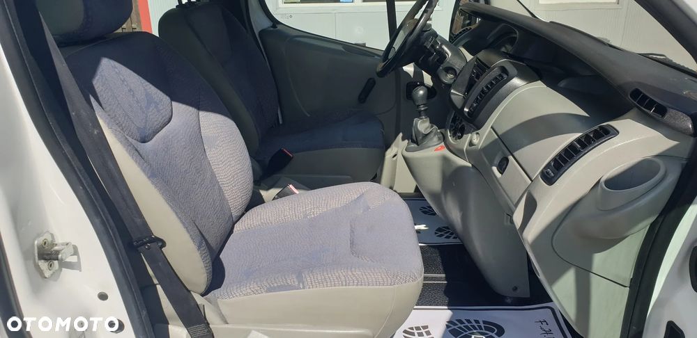 Renault Trafic - 12